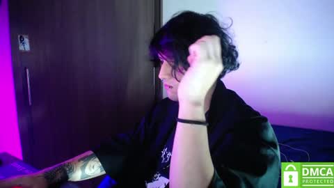 Snapshot of room_hot_x chatting on 06/25/26, 06:51 ken online show from 06/25/26, 06:51