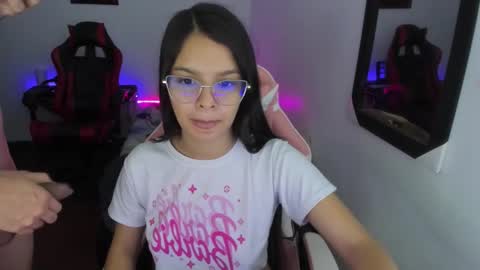  MIA AND PAUL online show from 12/15/25, 07:07