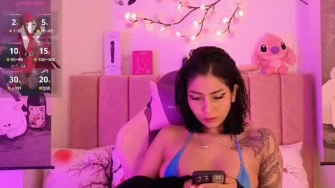Snapshot of roose_eva chatting on 05/15/26, 11:06 roose eva online show from 05/15/26, 11:06