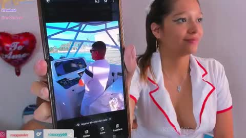 Snapshot of rooxxyy_ chatting on 03/04/25, 04:06    online show from 03/04/25, 04:06