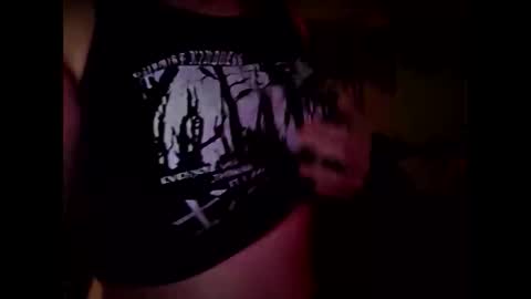 Snapshot of roozzzof chatting on 09/17/25, 11:50 rooz online show from 09/17/25, 11:50