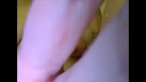 Snapshot of roozzzof chatting on 09/25/25, 04:32 rooz online show from 09/25/25, 04:32