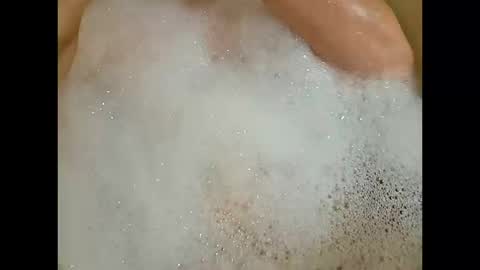 Snapshot of roozzzof chatting on 10/16/25, 02:56 rooz online show from 10/16/25, 02:56