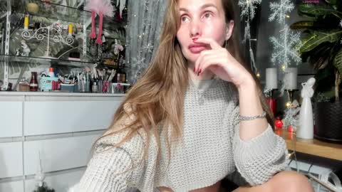 Snapshot of rora_ chatting on 12/18/24, 11:08 Aurora online show from 12/18/24, 11:08
