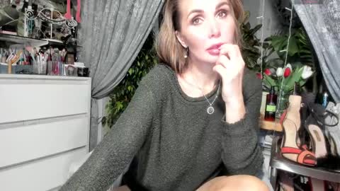 Snapshot of rora_ chatting on 02/10/25, 10:40 Aurora online show from 02/10/25, 10:40