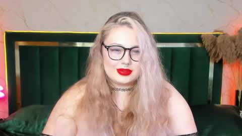 Chloe online show from 03/26/26, 06:57