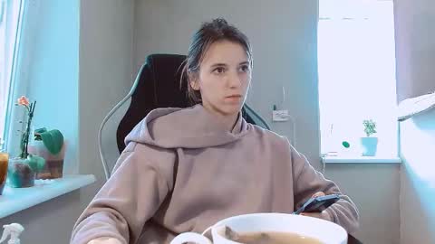 rosa843850 online show from 09/12/25, 08:47