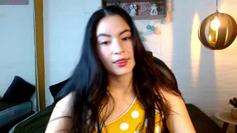 Snapshot of rosaliea chatting on 05/24/26, 05:12 R O S A L I A online show from 05/24/26, 05:12