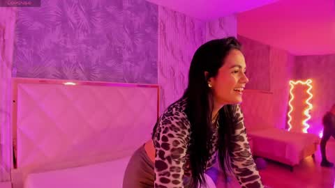 Snapshot of rosalind_tay chatting on 05/19/26, 11:27 ROSALIN online show from 05/19/26, 11:27