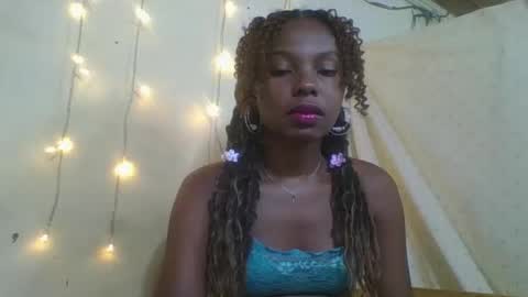 Snapshot of rosalinda933 chatting on 04/20/26, 11:17 Rosalinda online show from 04/20/26, 11:17