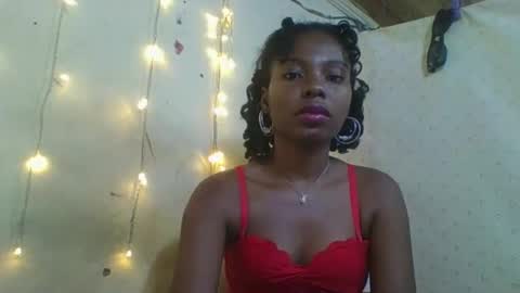 Snapshot of rosalinda933 chatting on 04/24/26, 01:30 Rosalinda online show from 04/24/26, 01:30