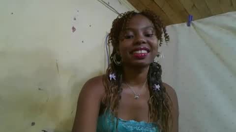 Snapshot of rosalinda933 chatting on 04/27/26, 10:57 Rosalinda online show from 04/27/26, 10:57