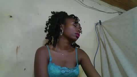 Snapshot of rosalinda933 chatting on 05/02/26, 11:10 Rosalinda online show from 05/02/26, 11:10