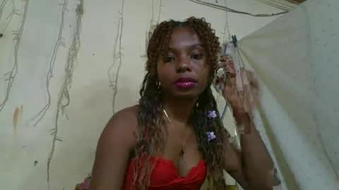 Snapshot of rosalinda933 chatting on 05/04/26, 11:45 Rosalinda online show from 05/04/26, 11:45
