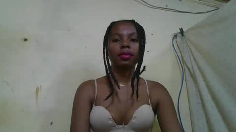 Snapshot of rosalinda933 chatting on 05/06/26, 08:25 Rosalinda online show from 05/06/26, 08:25