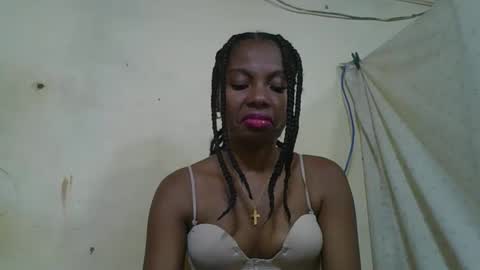 Snapshot of rosalinda933 chatting on 05/07/26, 09:25 Rosalinda online show from 05/07/26, 09:25