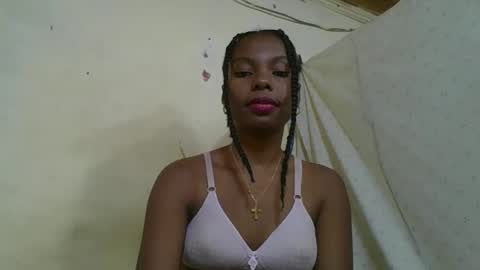 Snapshot of rosalinda933 chatting on 05/08/26, 01:38 Rosalinda online show from 05/08/26, 01:38