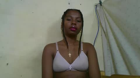 Snapshot of rosalinda933 chatting on 05/09/26, 01:44 Rosalinda online show from 05/09/26, 01:44