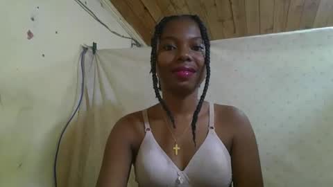 Snapshot of rosalinda933 chatting on 05/10/26, 03:23 Rosalinda online show from 05/10/26, 03:23