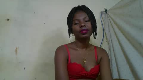 Snapshot of rosalinda933 chatting on 05/11/26, 04:29 Rosalinda online show from 05/11/26, 04:29
