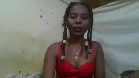 Snapshot of rosalinda933 chatting on 05/17/26, 01:29 Rosalinda online show from 05/17/26, 01:29
