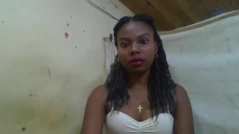 Snapshot of rosalinda933 chatting on 05/19/26, 08:48 Rosalinda online show from 05/19/26, 08:48