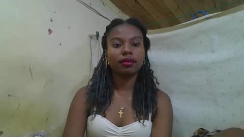 Snapshot of rosalinda933 chatting on 05/20/26, 09:26 Rosalinda online show from 05/20/26, 09:26
