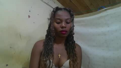 Snapshot of rosalinda933 chatting on 05/20/26, 11:00 Rosalinda online show from 05/20/26, 11:00