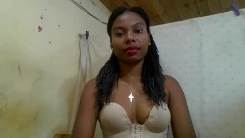 Snapshot of rosalinda933 chatting on 05/23/26, 10:14 Rosalinda online show from 05/23/26, 10:14