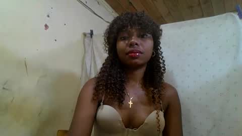 Snapshot of rosalinda933 chatting on 05/30/26, 09:34 Rosalinda online show from 05/30/26, 09:34