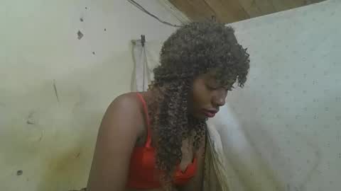 Snapshot of rosalinda933 chatting on 06/01/26, 07:21 Rosalinda online show from 06/01/26, 07:21