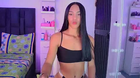 Snapshot of rosalindasexy chatting on 12/03/24, 04:03 Rosalinda online show from 12/03/24, 04:03