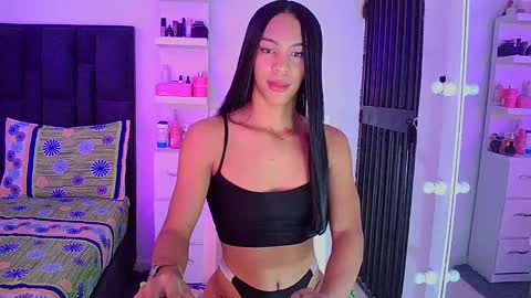 Snapshot of rosalindasexy chatting on 12/03/24, 11:01 Rosalinda online show from 12/03/24, 11:01