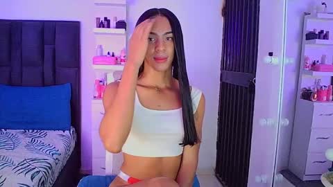 Snapshot of rosalindasexy chatting on 12/16/24, 09:57 Rosalinda online show from 12/16/24, 09:57