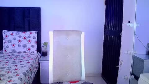 Snapshot of rosalindasexy chatting on 01/20/25, 10:40 Rosalinda online show from 01/20/25, 10:40
