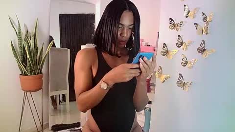 Snapshot of rosalindasexy chatting on 02/05/25, 05:30 Rosalinda online show from 02/05/25, 05:30