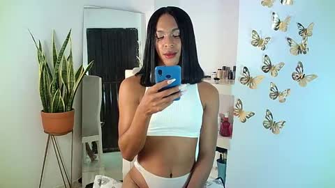 Snapshot of rosalindasexy chatting on 02/22/25, 05:12 Rosalinda online show from 02/22/25, 05:12