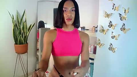 Snapshot of rosalindasexy chatting on 02/27/25, 05:45 Rosalinda online show from 02/27/25, 05:45
