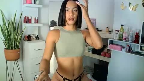 Snapshot of rosalindasexy chatting on 03/11/25, 01:16 Rosalinda online show from 03/11/25, 01:16