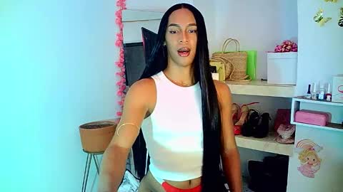 Snapshot of rosalindasexy chatting on 10/08/25, 04:43 Rosalinda online show from 10/08/25, 04:43