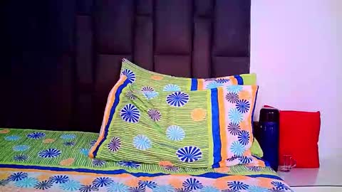 Snapshot of rosalindasexy chatting on 10/17/25, 04:04 Rosalinda online show from 10/17/25, 04:04