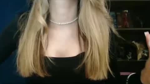 Rosalina online show from 11/16/25, 02:44