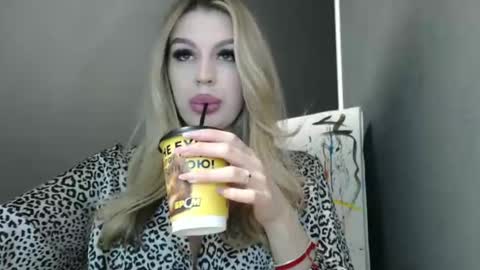 Rosalina online show from 04/19/26, 12:04