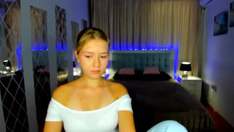 RosaRising online show from 06/14/26, 09:55