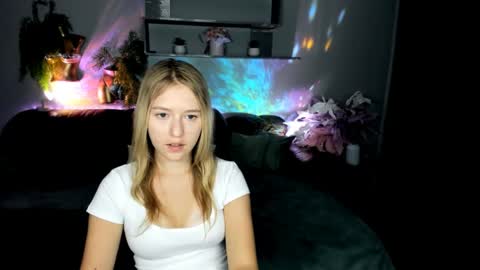 Snapshot of rosarising chatting on 06/21/26, 09:23 RosaRising online show from 06/21/26, 09:23