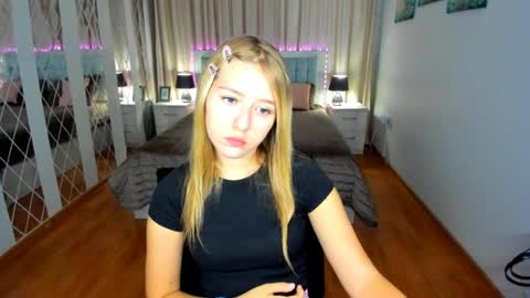 Snapshot of rosarising chatting on 06/28/26, 06:41 RosaRising online show from 06/28/26, 06:41