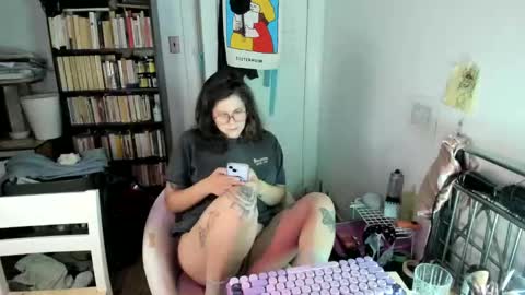 rose257044 online show from 11/23/25, 12:49