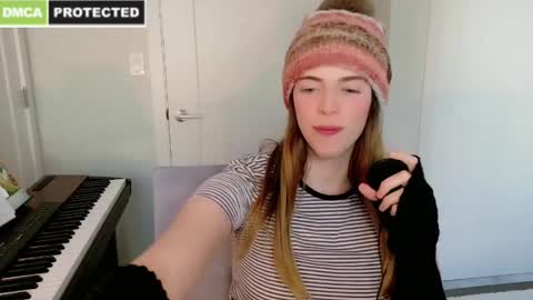 rose77782 online show from 01/17/25, 07:16