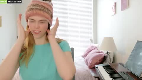 rose77782 online show from 02/08/25, 03:21