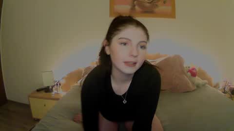 Snapshot of rose_2004 chatting on 01/28/25, 10:23 Rose online show from 01/28/25, 10:23